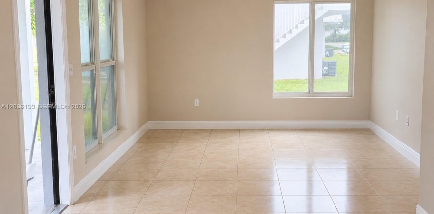 Condo à Miami, Floride, 3 chambres  № 2386857