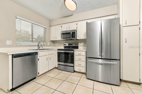 Villa ou maison à louer à Lakeland, Floride: 3 chambres, 106.28 m2 № 2430511 - photo 6