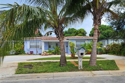 House in Hialeah, Florida 3 bedrooms, 107.3 sq.m. № 2192060 - photo 3