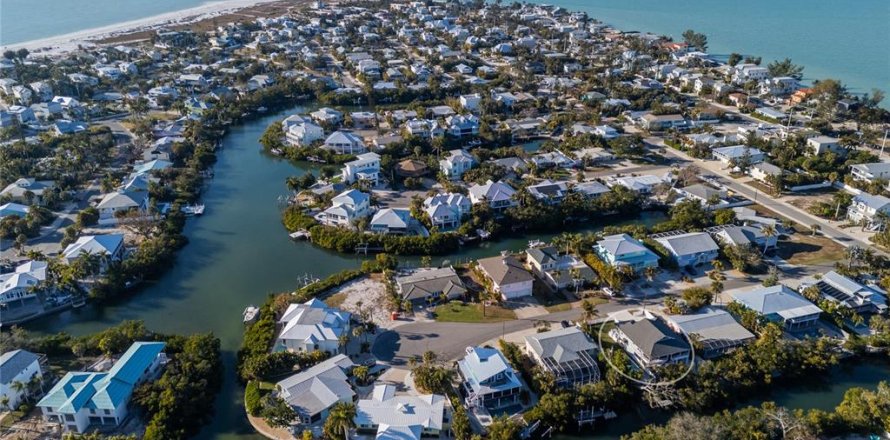 Villa ou maison à Anna Maria, Floride 4 chambres, 136.75 m2 № 2102168