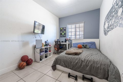 Copropriété à louer à Hialeah, Floride: 3 chambres, 110.18 m2 № 2158067 - photo 13