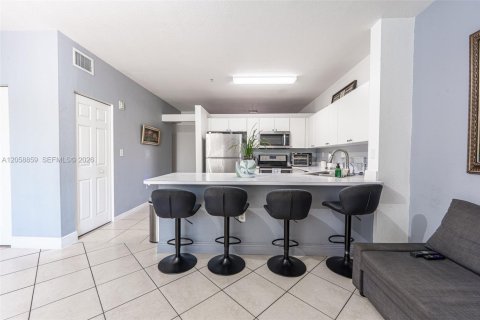 Copropriété à louer à Hialeah, Floride: 3 chambres, 110.18 m2 № 2158067 - photo 6