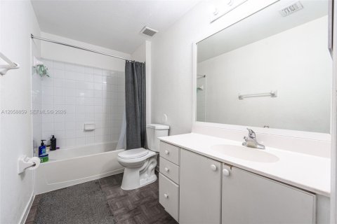Copropriété à louer à Hialeah, Floride: 3 chambres, 110.18 m2 № 2158067 - photo 11