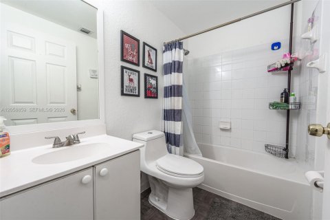 Copropriété à louer à Hialeah, Floride: 3 chambres, 110.18 m2 № 2158067 - photo 15