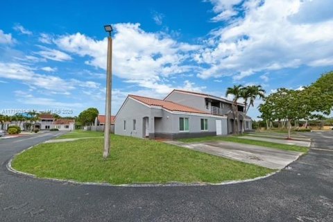 Adosado en venta en Miami, Florida, 3 dormitorios, 111.48 m2 № 1698138 - foto 22