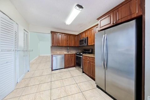 Adosado en venta en Miami, Florida, 3 dormitorios, 111.48 m2 № 1698138 - foto 7