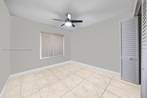 Adosado en venta en Miami, Florida, 3 dormitorios, 111.48 m2 № 1698138 - foto 16