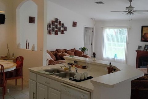 Villa ou maison à louer à Spring Hill, Floride: 3 chambres, 187.66 m2 № 2399539 - photo 8