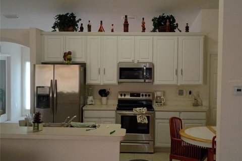 Villa ou maison à louer à Spring Hill, Floride: 3 chambres, 187.66 m2 № 2399539 - photo 2
