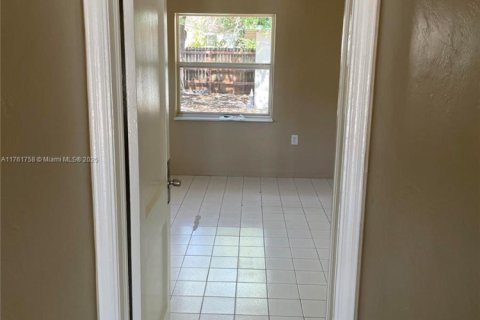 Propiedad comercial en venta en Dania Beach, Florida, 132.57 m2 № 1735645 - foto 18