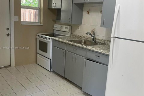 Propiedad comercial en venta en Dania Beach, Florida, 132.57 m2 № 1735645 - foto 11