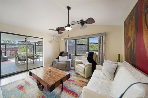House in Port Charlotte, Florida 3 bedrooms, 159.42 sq.m. № 1716524 - photo 9