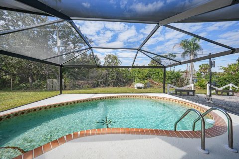 House in Port Charlotte, Florida 3 bedrooms, 159.42 sq.m. № 1716524 - photo 27
