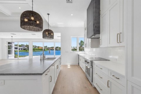 Купить виллу или дом в Юпитер, Флорида 10 комнат, 310.11м2, № 2147221 - фото 15
