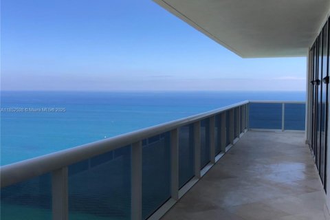 Copropriété à louer à Hallandale Beach, Floride: 3 chambres, 191.84 m2 № 1858846 - photo 3