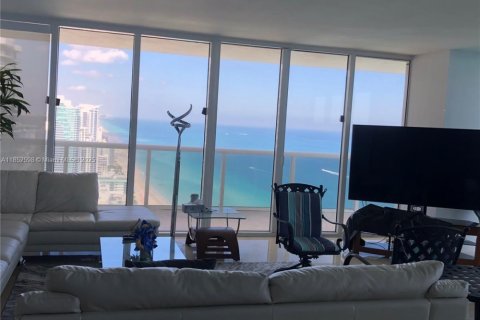 Copropriété à louer à Hallandale Beach, Floride: 3 chambres, 191.84 m2 № 1858846 - photo 6