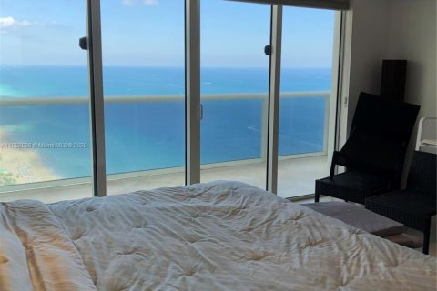 Copropriété à louer à Hallandale Beach, Floride: 3 chambres, 191.84 m2 № 1858846 - photo 14