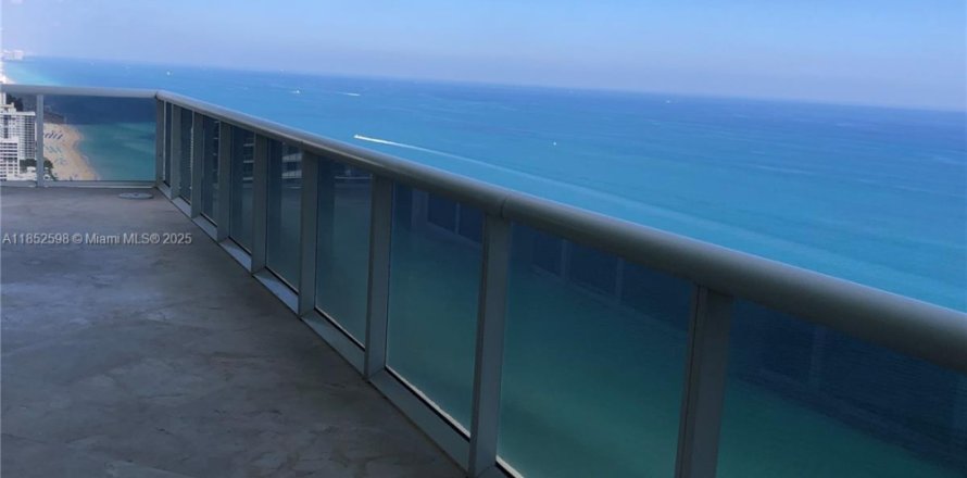 Condo à Hallandale Beach, Floride, 3 chambres № 1858846