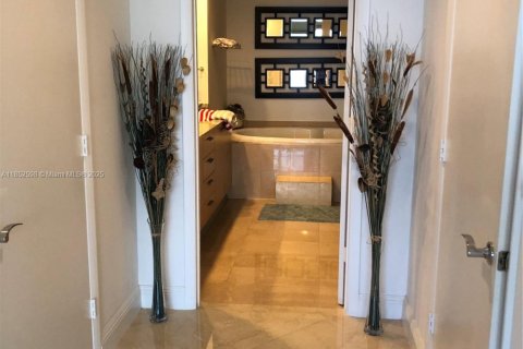 Copropriété à louer à Hallandale Beach, Floride: 3 chambres, 191.84 m2 № 1858846 - photo 15