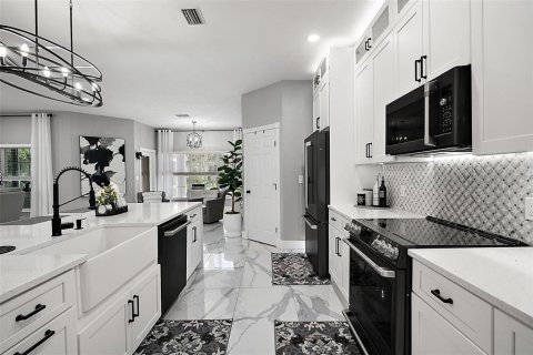 Casa en venta en Morriston, Florida, 3 dormitorios, 196.67 m2 № 1832134 - foto 16