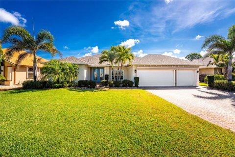 Casa en Rotonda, Florida 3 dormitorios, 210.7 m2 № 2103663