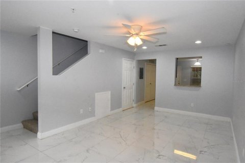 Condo in Gainesville, Florida, 2 bedrooms  № 1801797 - photo 5
