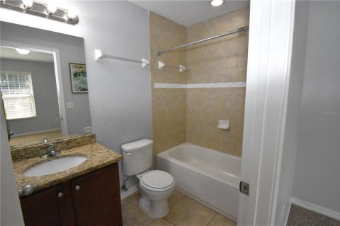Condo in Gainesville, Florida, 2 bedrooms  № 1801797 - photo 23