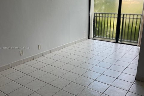 Condo in Sunny Isles Beach, Florida, 1 bedroom  № 1967289 - photo 9