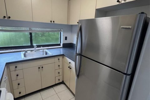 Condo in Sunny Isles Beach, Florida, 1 bedroom  № 1967289 - photo 15