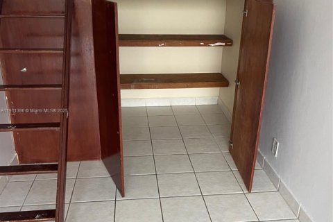 Condo in Sunny Isles Beach, Florida, 1 bedroom  № 1967289 - photo 12