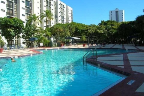 Condo in Sunny Isles Beach, Florida, 1 bedroom  № 1967289 - photo 6