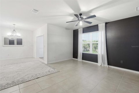 Villa ou maison à vendre à North Port, Floride: 4 chambres, 168.34 m2 № 2149993 - photo 8