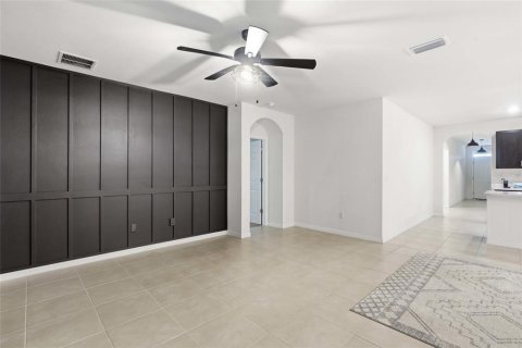Villa ou maison à vendre à North Port, Floride: 4 chambres, 168.34 m2 № 2149993 - photo 9