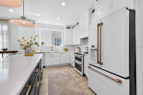 Casa en venta en Saint Petersburg, Florida, 4 dormitorios, 250.19 m2 № 2221738 - foto 11