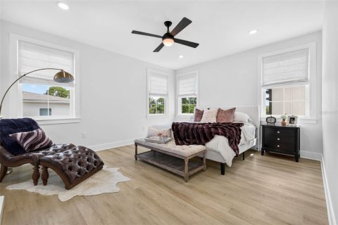 Casa en venta en Saint Petersburg, Florida, 4 dormitorios, 250.19 m2 № 2221738 - foto 27