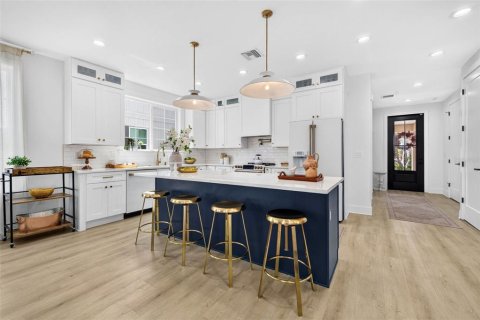 Casa en venta en Saint Petersburg, Florida, 4 dormitorios, 250.19 m2 № 2221738 - foto 9