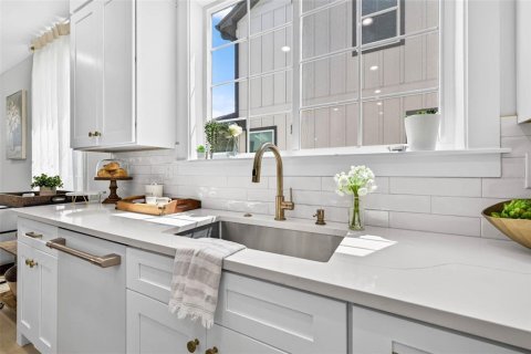 Casa en venta en Saint Petersburg, Florida, 4 dormitorios, 250.19 m2 № 2221738 - foto 13