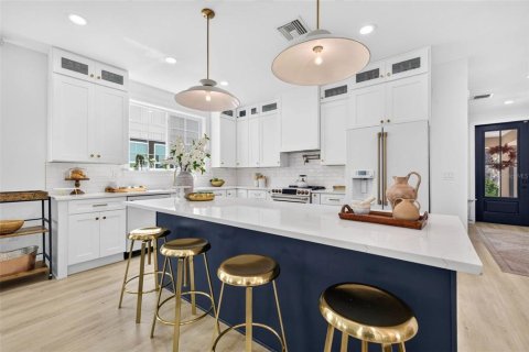 Casa en venta en Saint Petersburg, Florida, 4 dormitorios, 250.19 m2 № 2221738 - foto 8