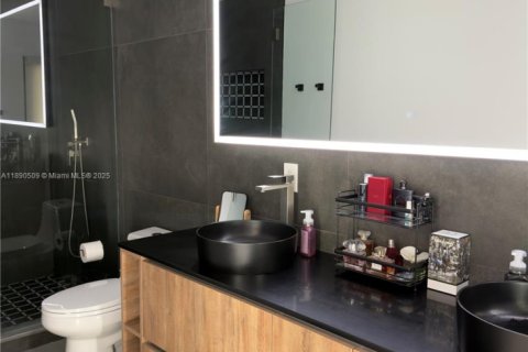 Casa en venta en Miami, Florida, 4 dormitorios, 164.34 m2 № 1943448 - foto 15