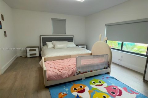 Casa en venta en Miami, Florida, 4 dormitorios, 164.34 m2 № 1943448 - foto 16