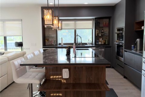 Casa en venta en Miami, Florida, 4 dormitorios, 164.34 m2 № 1943448 - foto 8