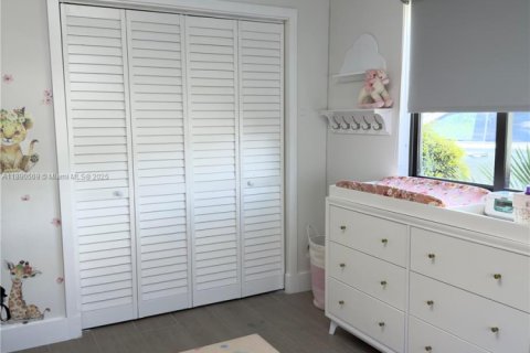 Casa en venta en Miami, Florida, 4 dormitorios, 164.34 m2 № 1943448 - foto 21