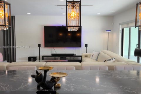 Casa en venta en Miami, Florida, 4 dormitorios, 164.34 m2 № 1943448 - foto 7
