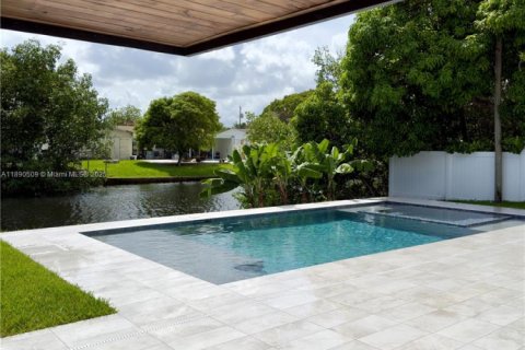 Casa en venta en Miami, Florida, 4 dormitorios, 164.34 m2 № 1943448 - foto 24