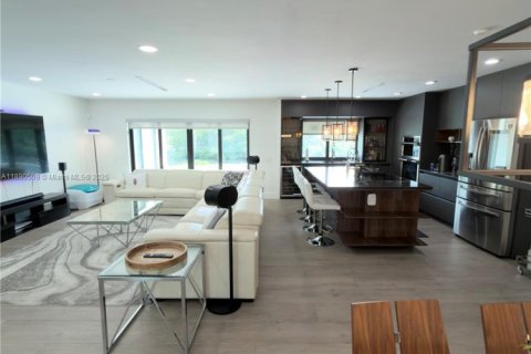 Casa en venta en Miami, Florida, 4 dormitorios, 164.34 m2 № 1943448 - foto 4
