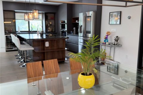 Casa en venta en Miami, Florida, 4 dormitorios, 164.34 m2 № 1943448 - foto 9