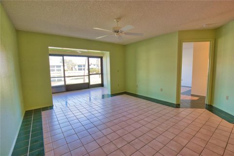 Condo in Englewood, Florida, 2 bedrooms  № 1579117 - photo 19
