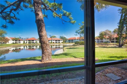 Condo in Englewood, Florida, 2 bedrooms  № 1579117 - photo 25