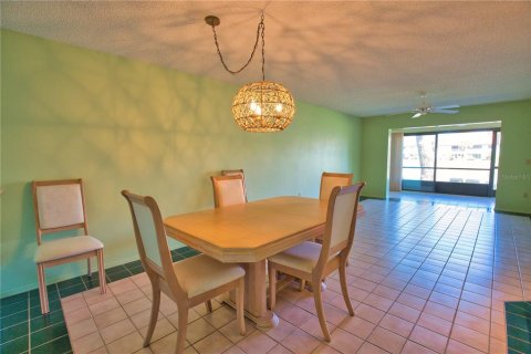 Condo in Englewood, Florida, 2 bedrooms  № 1579117 - photo 14