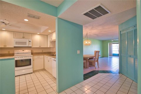 Condo in Englewood, Florida, 2 bedrooms  № 1579117 - photo 5